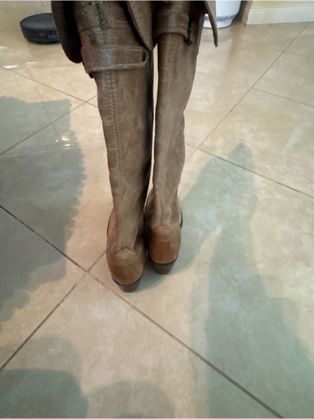 Classic Tall Women's Leather Frye Boots size 9 - Picture 8 of 16